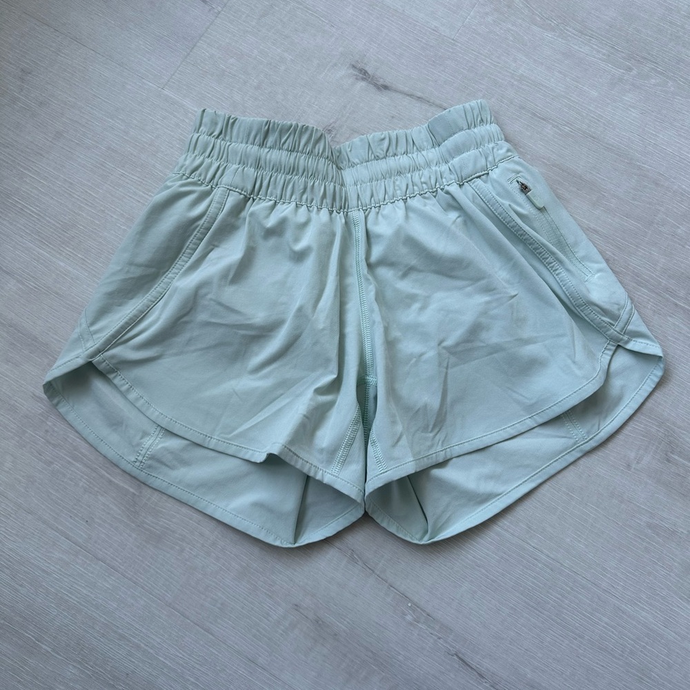 Lululemon shorts size 4